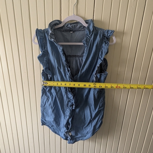 Blue Denim Chambray Button Down Short Sleeve Top Ruffle Collar Women's Small - Picture 3 of 4
